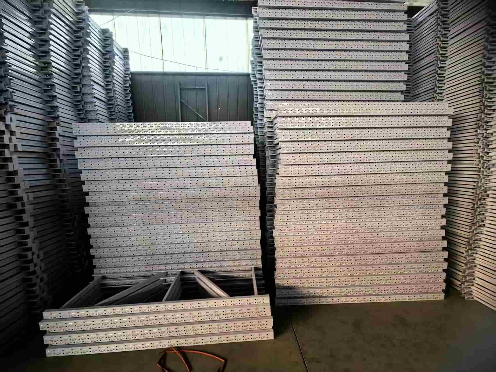 Customized Industrial Pallet Racking System Steel Warehouse Storage Rack with High Load Capacity Long-Span Shelving Racks