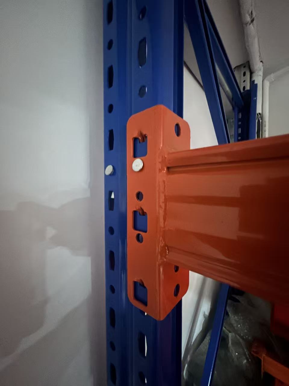 Heavy Duty Pallet Rack with Triple-Upright Frame spray-Coated Steel Decks for Industrial &amp; Retail Storage