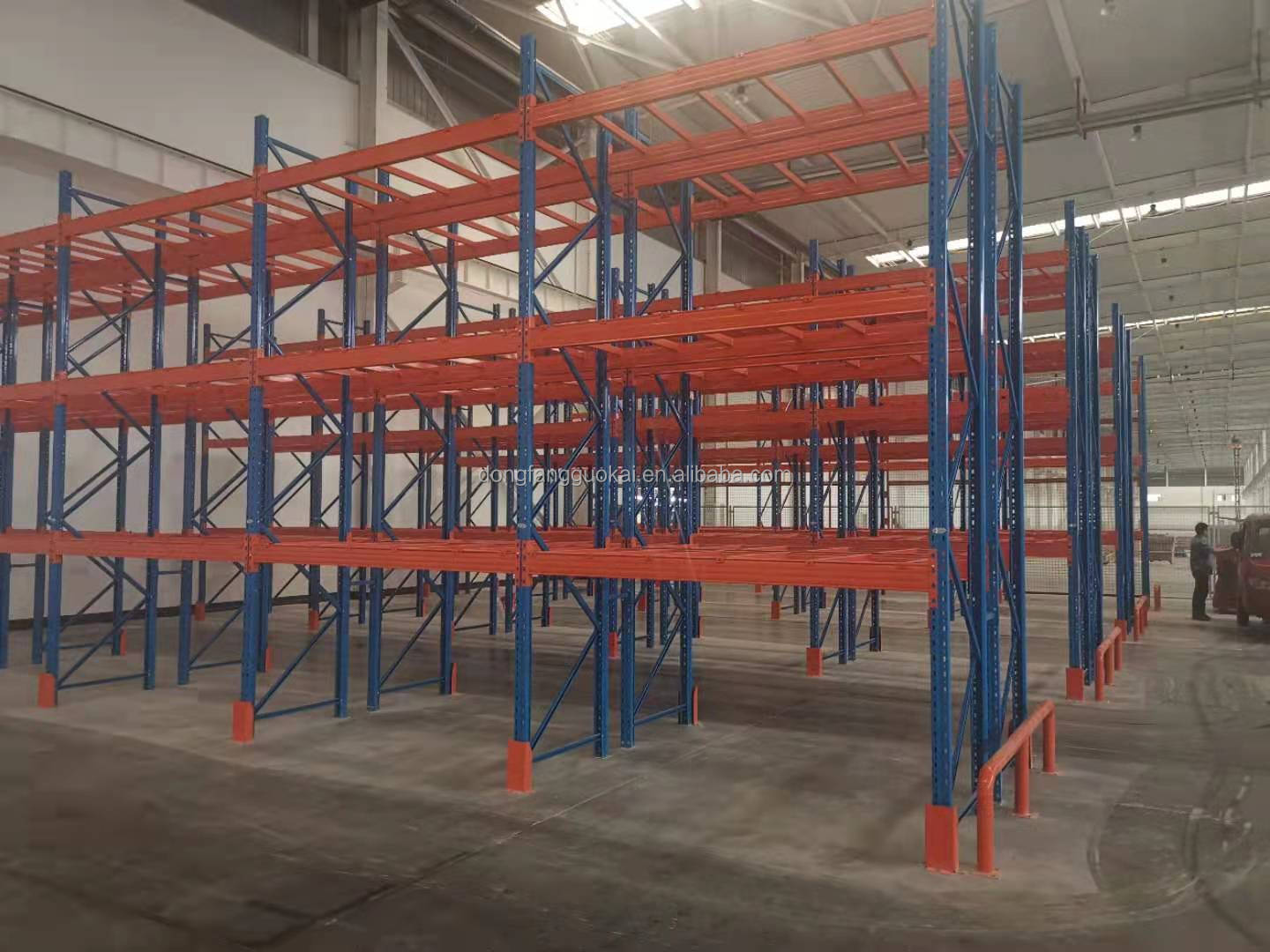 High Bearing Heavy Duty Warehouse Racking System Steel Vna Pallet Racking Boltless 3-Layer Corrosion Protection Narrow Rack