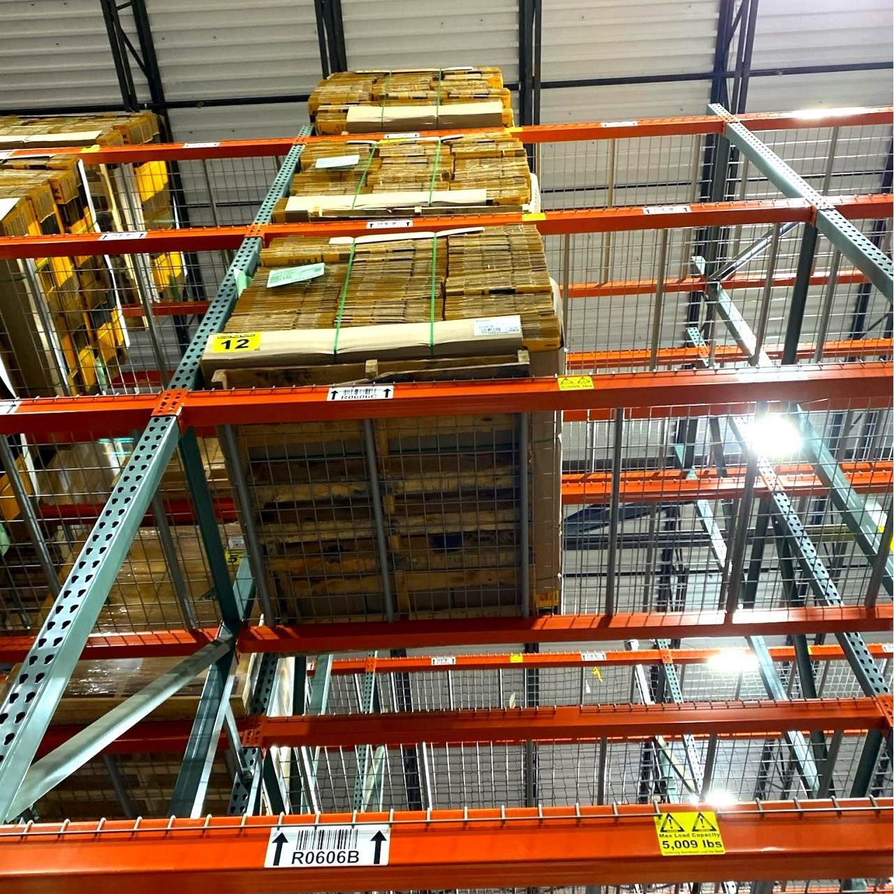 Customizable Heavy Duty Metal Pallet Racking System Steel Upright Teardrop Warehouse Rack With Shelves for Storage