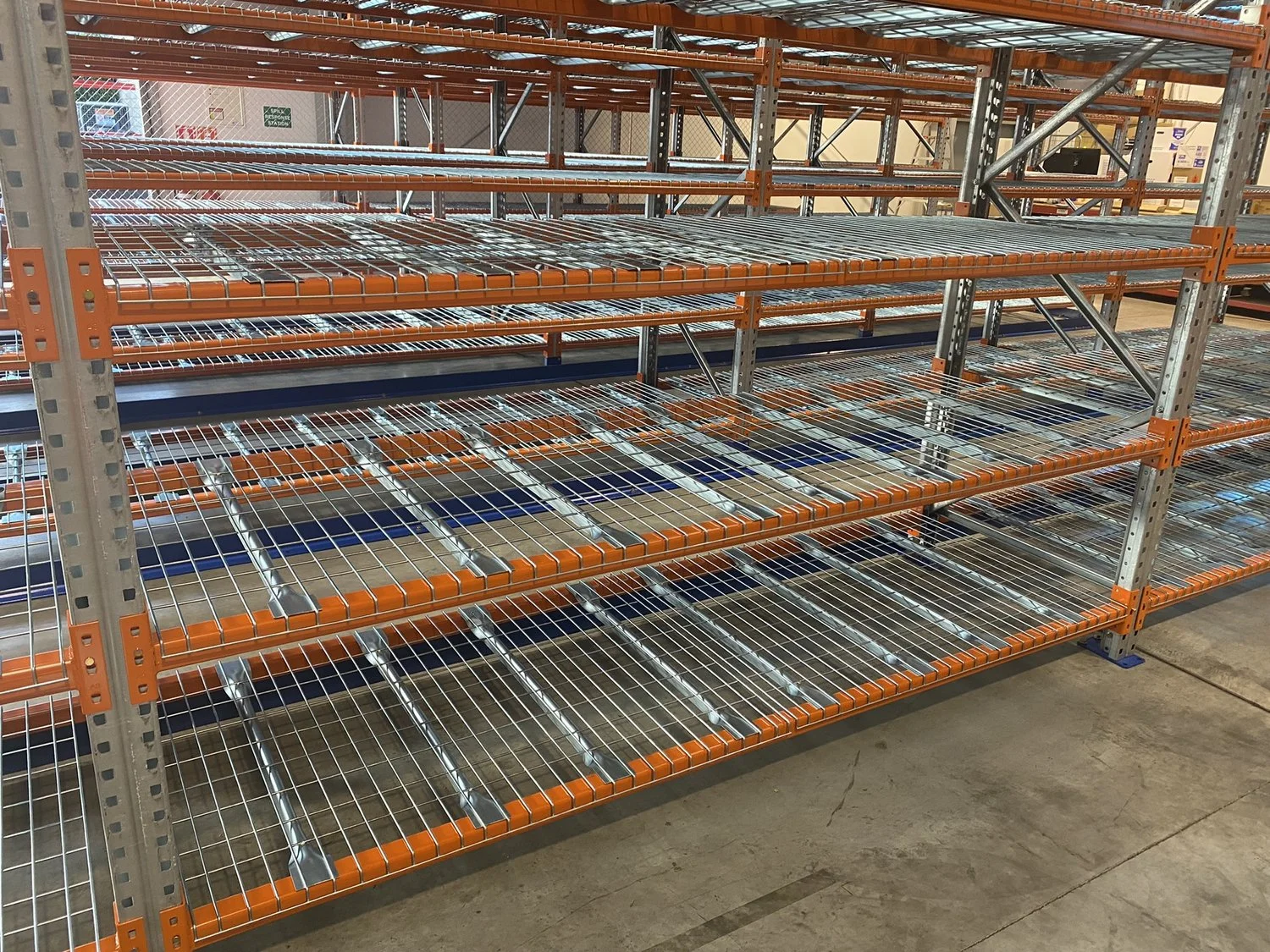 Wire Mesh Decking Feature 1