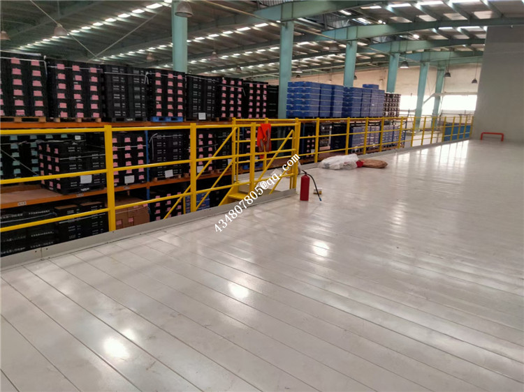 Smooth surface mezzanine floor platform racking system for industrial storage