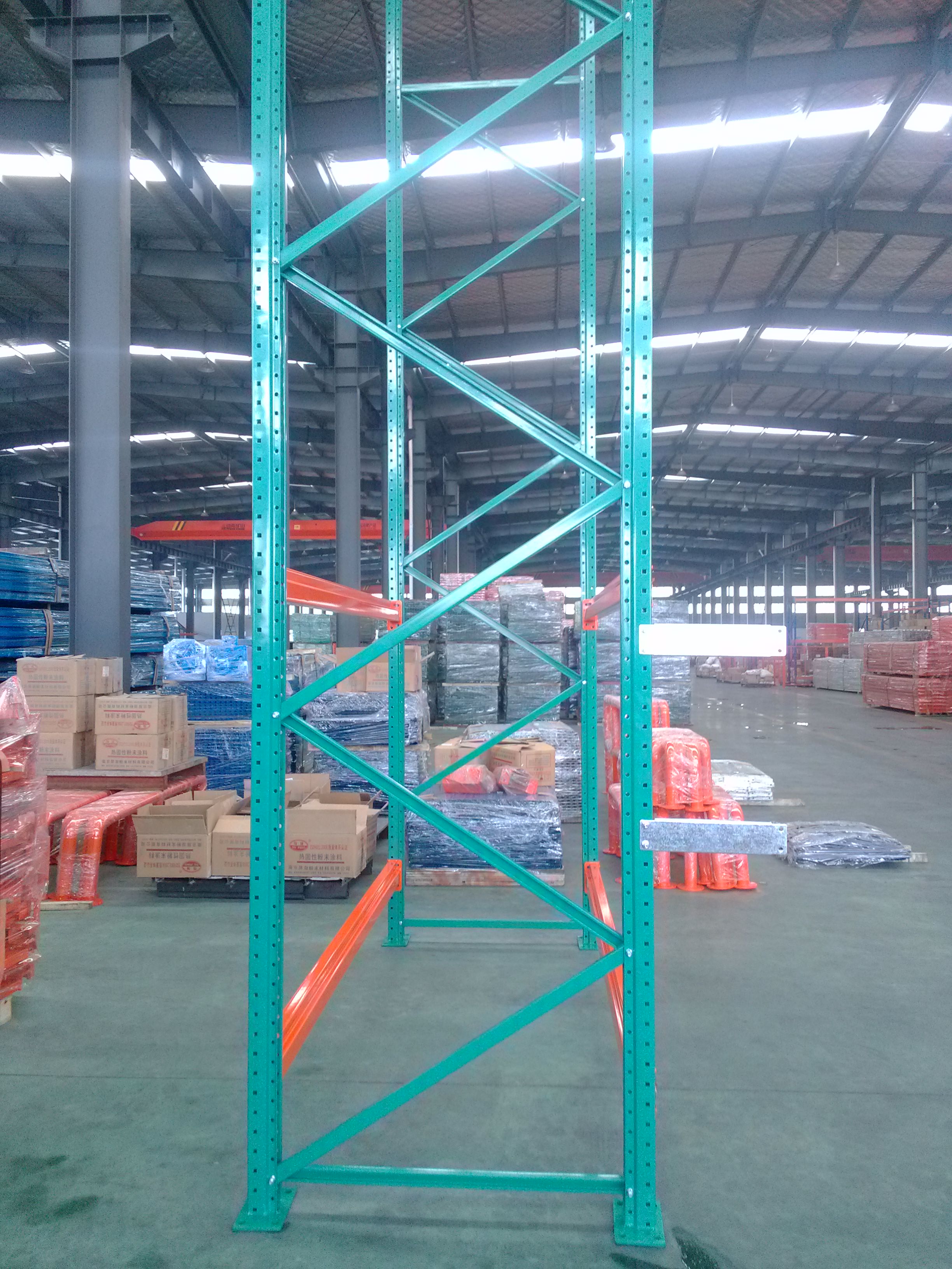 Teardrop Upright Heavy Duty Warehouse Storage North American Standard Pallet Rack
