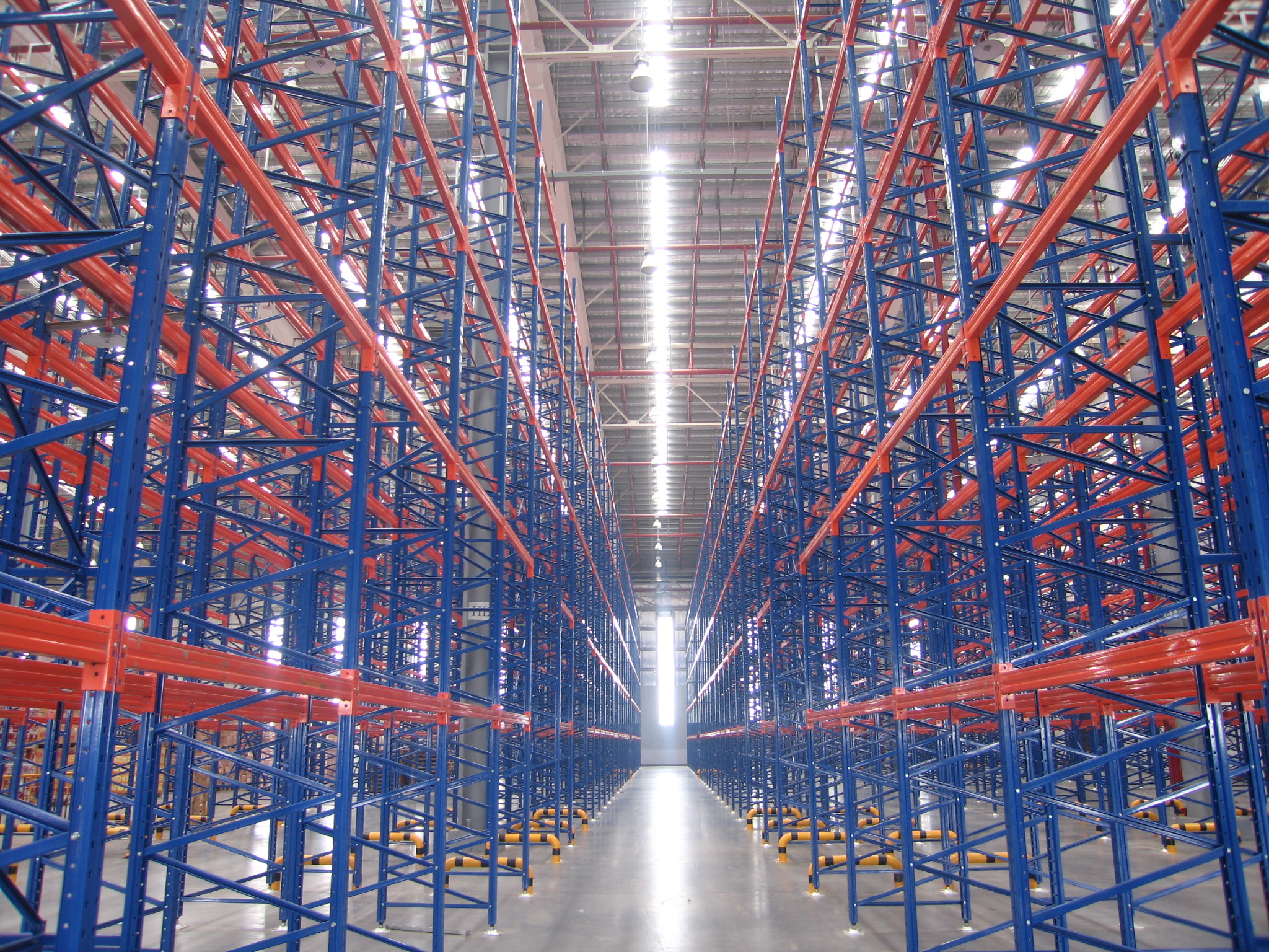 Standard pallet racking system