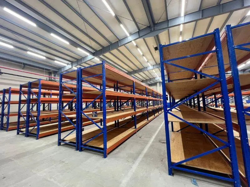 Retail and e-Commerce multi-tier mezzanine picking floor