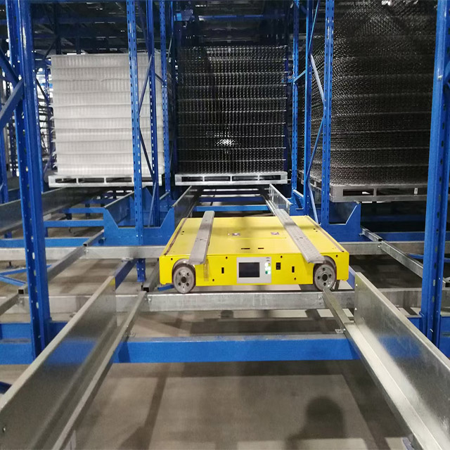 Automatic 5-Layer Selective Pallet Rack Steel Warehouse Storage Shuttle Racking System Radio-controlled Pallet Runner Rail