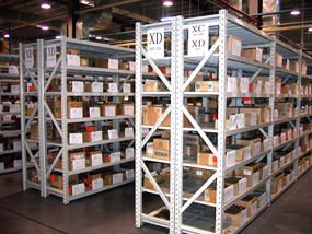 Garage Warehouse Rack Boltless Shelf Racks Warehouse Storage Medium Duty Shelf Stacking Racks Pallet Metal Shelves