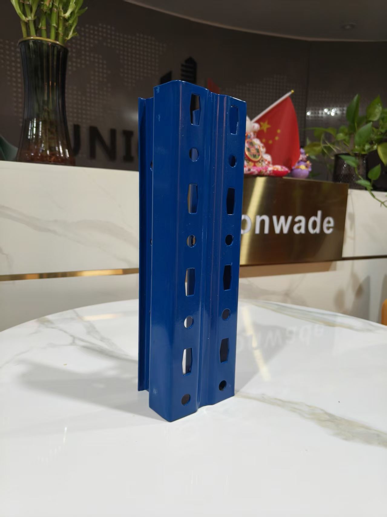 Heavy Duty Pallet Rack with Triple-Upright Frame spray-Coated Steel Decks for Industrial &amp; Retail Storage