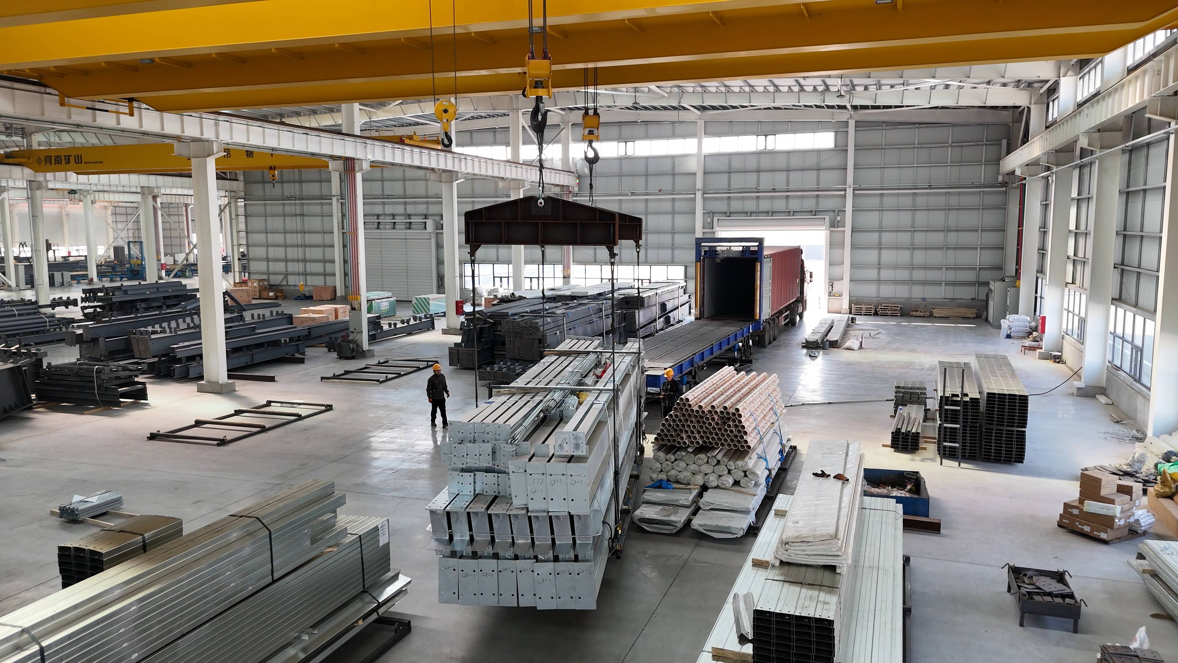 Steel Frame Container Loading 1