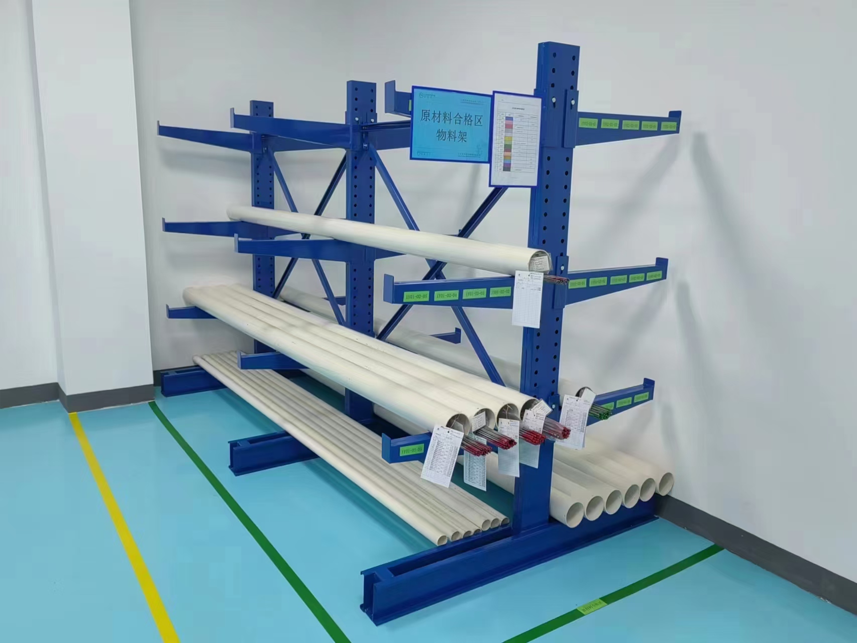 Heavy-duty Cantilever Racks Are Used for Warehouse Storage to Store Hardware, Steel Pipes, Pipes and Plates