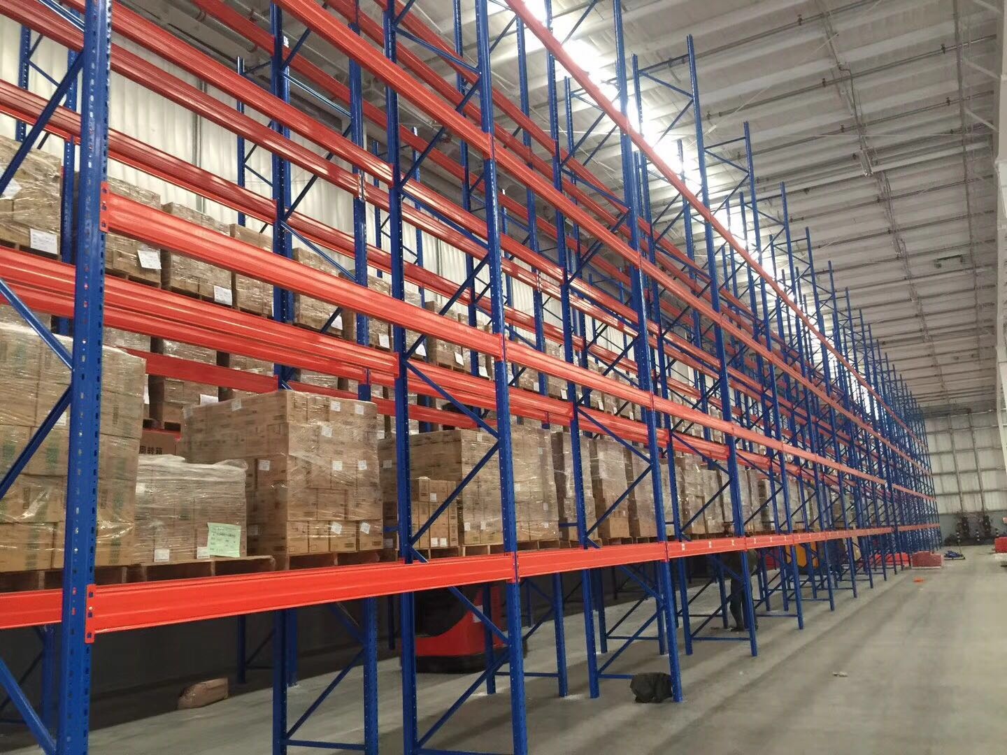 Heavy-Duty Steel Storage Pallet Rack Stacking Racks Shelves for Industrial Warehouse Cargo &amp; Storage Equipment