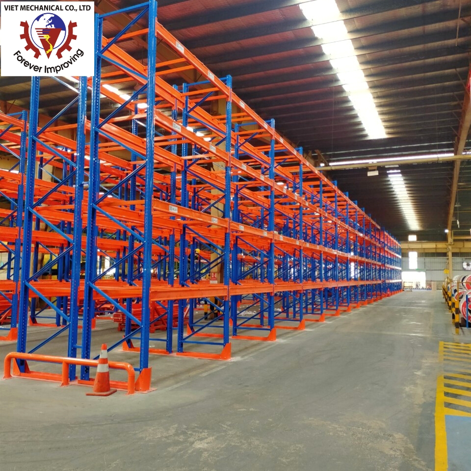 OEM Heavy Duty Steel Teardrop Selective Pallet Racking System Directly from Vietnam Factory for Warehouses